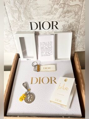 Dior Beauty Yellow Flower Lily Of The Valley Key Chain Keyring Bag Charm Jadore